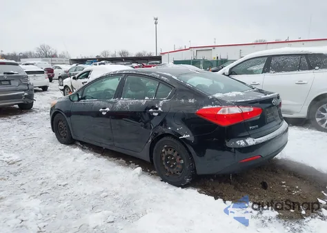 2015 Kia Forte Lx z USA, uszkodzony, nr VIN KNAFX4A63F5391377